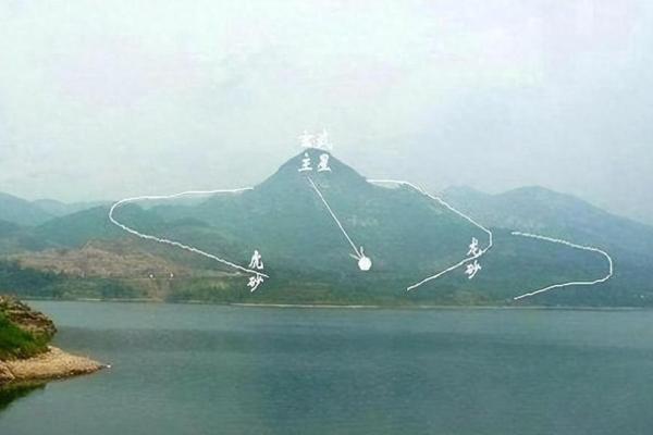 怎样看坟墓风水宝地？