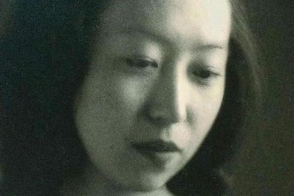 算命先生说张爱玲姑姑会晚婚，果然如此，她等了初恋五十多年