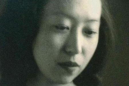 算命先生说张爱玲姑姑会晚婚，果然如此，她等了初恋五十多年