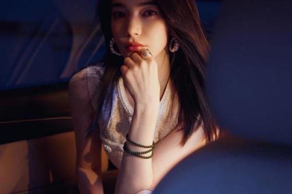 代斯的个人资料 是什么星座